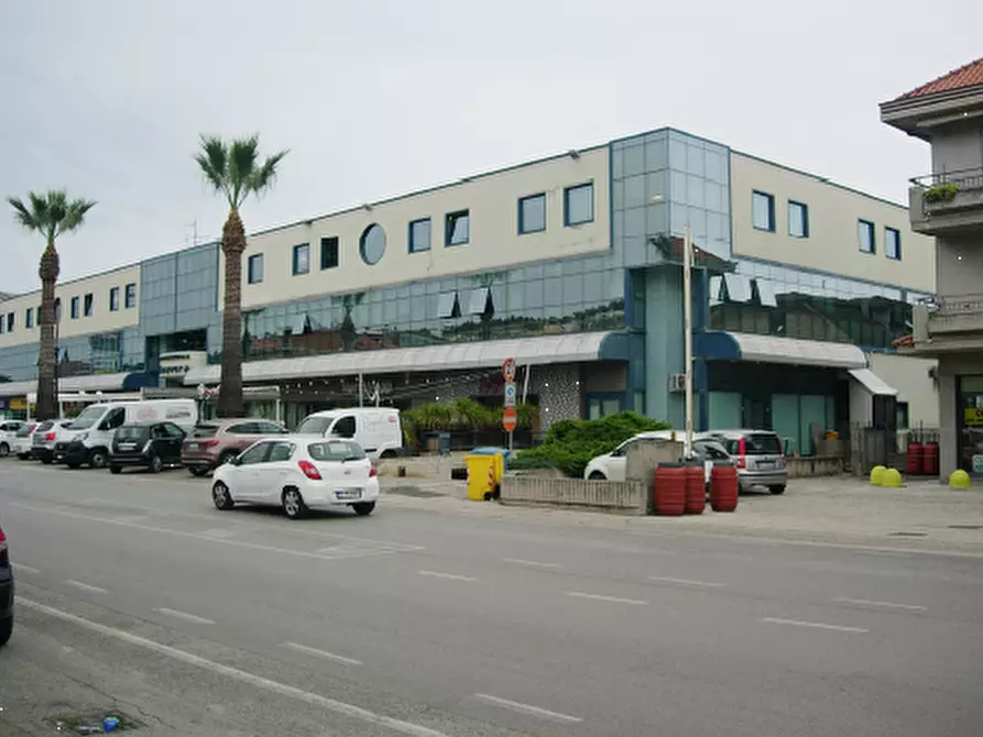 Immagine 2 di Ufficio in vendita  in VIA CESARE E LUCIANO GABRIELLI a San Benedetto Del Tronto