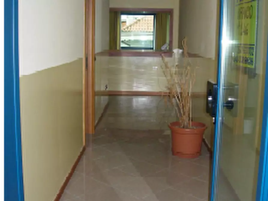 Immagine 5 di Ufficio in vendita  in VIA CESARE E LUCIANO GABRIELLI a San Benedetto Del Tronto