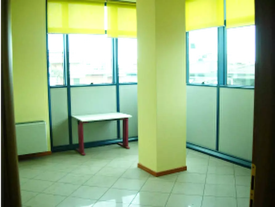 Immagine 11 di Ufficio in vendita  in VIA CESARE E LUCIANO GABRIELLI a San Benedetto Del Tronto