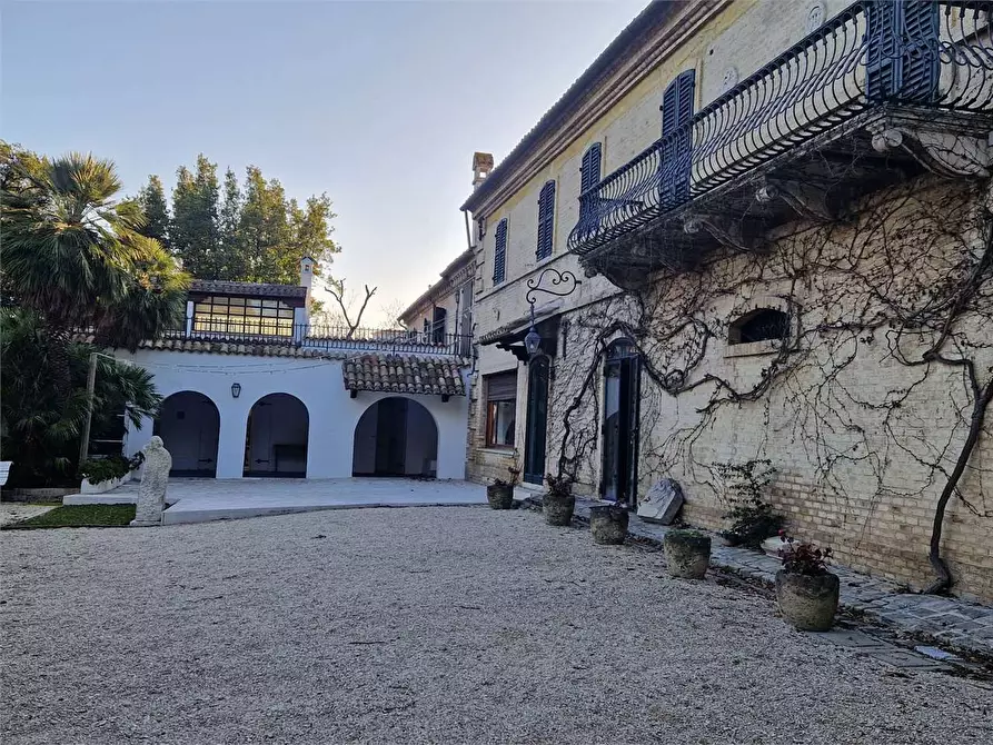 Immagine 6 di Villa in vendita  in FORNETTO 48 a Ancona