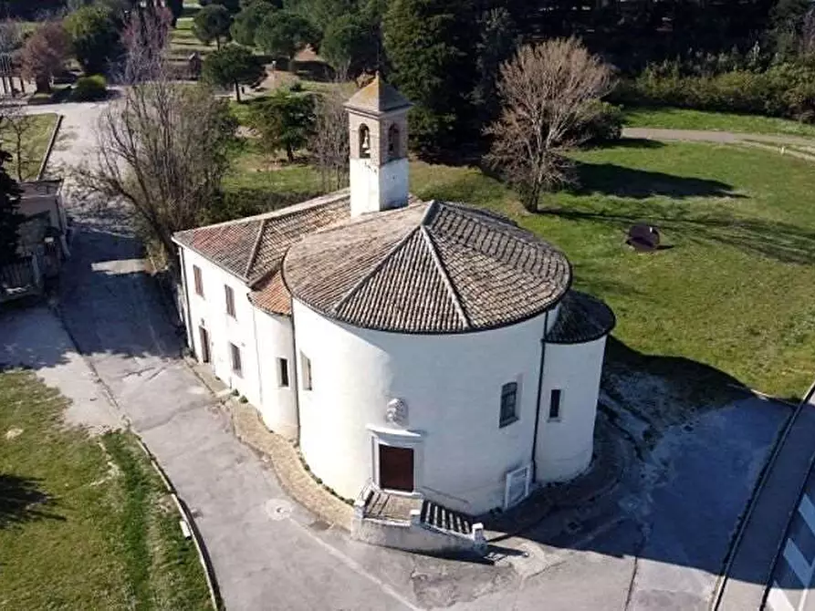 Immagine 4 di Rustico / casale in vendita  a Ancona