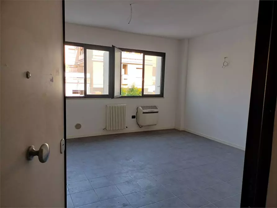 Immagine 3 di Appartamento in vendita  a Ancona