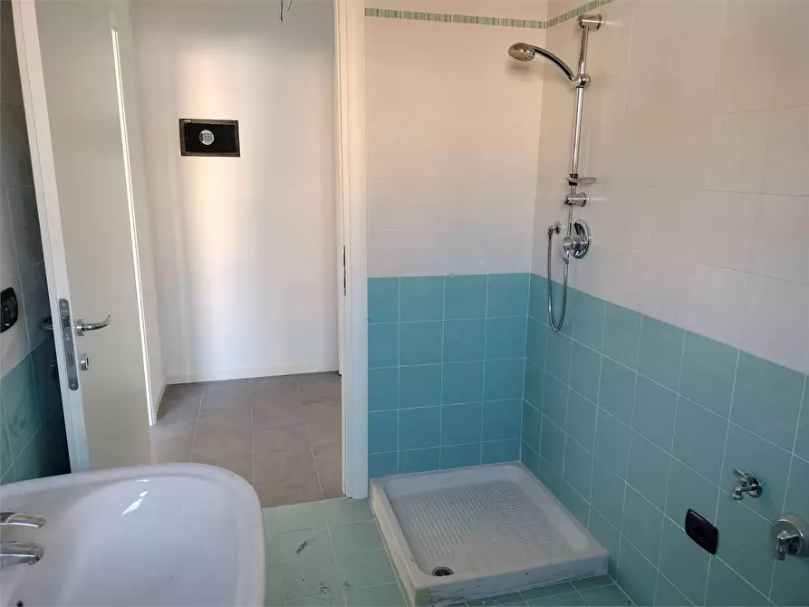 Immagine 8 di Appartamento in vendita  a Ancona