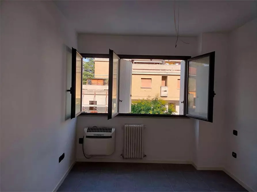 Immagine 12 di Appartamento in vendita  a Ancona