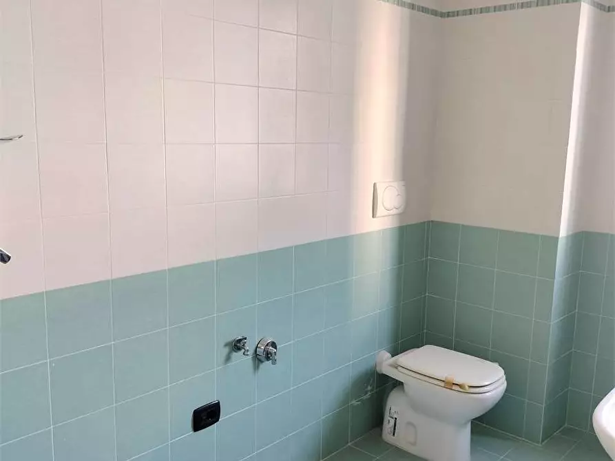 Immagine 13 di Appartamento in vendita  a Ancona