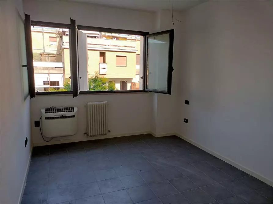 Immagine 15 di Appartamento in vendita  a Ancona