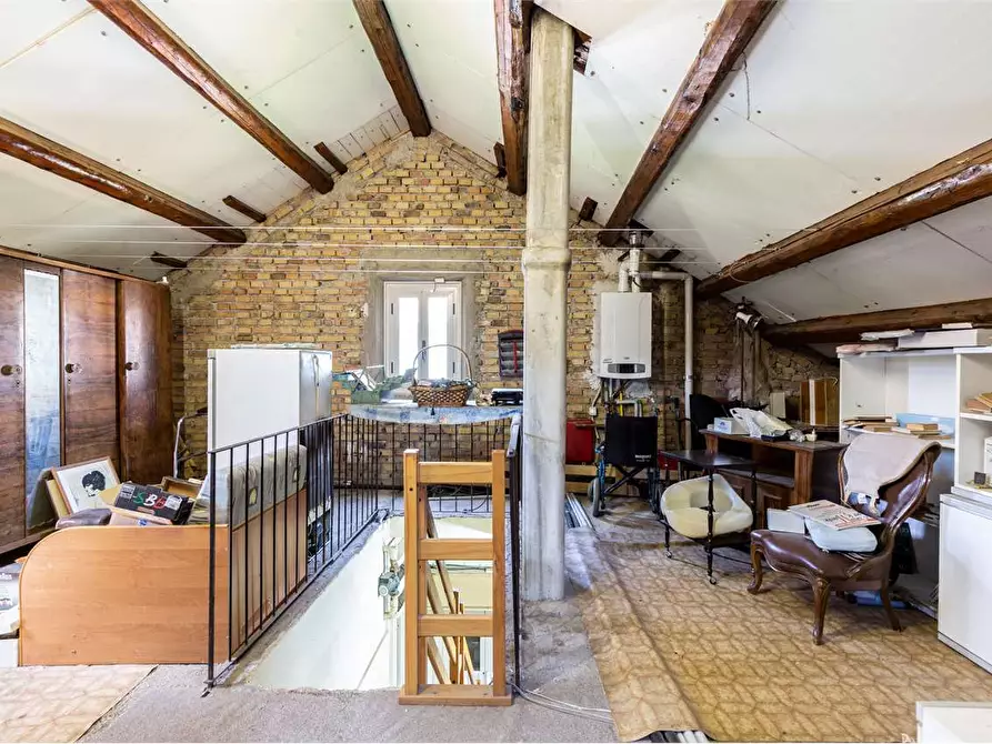 Immagine 18 di Villa in vendita  in Via Marconi 17 a Chiaravalle