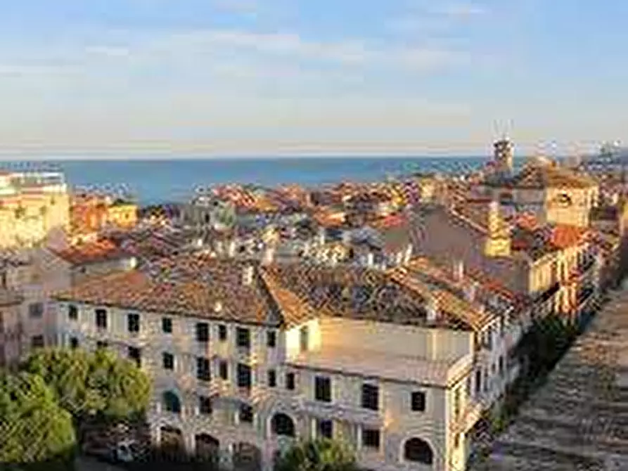 Immagine 14 di Casa indipendente in vendita  a Ancona