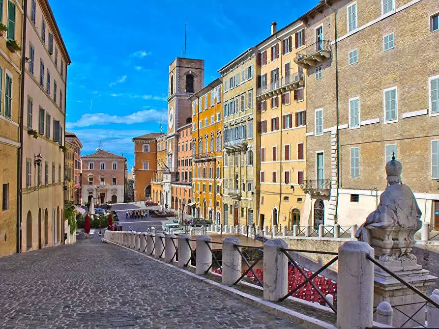 Immagine 3 di Quadrilocale in vendita  a Ancona