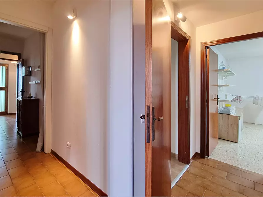 Immagine 2 di Appartamento in vendita  a Fermo