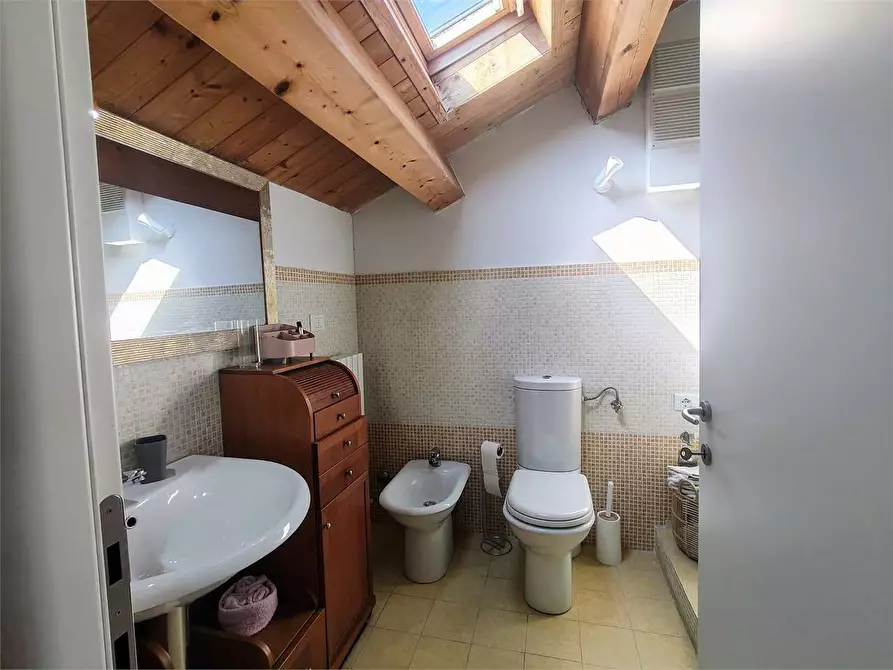 Immagine 28 di Trilocale in vendita  in VIA V TORRI  98 a Osimo