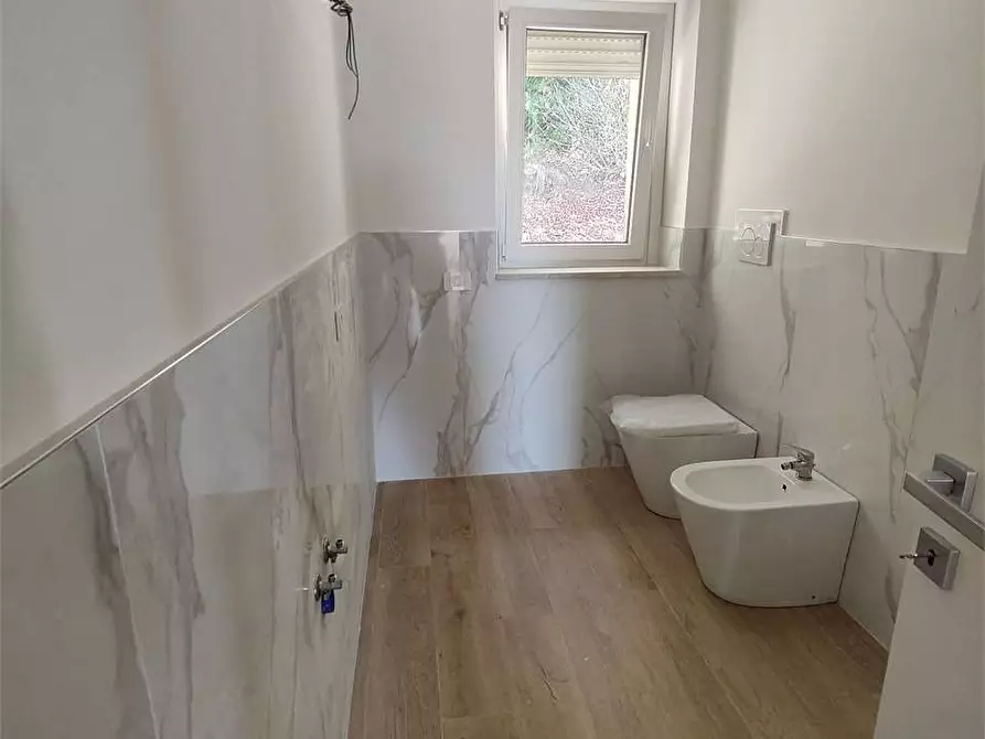 Immagine 13 di Quadrilocale in vendita  a Osimo