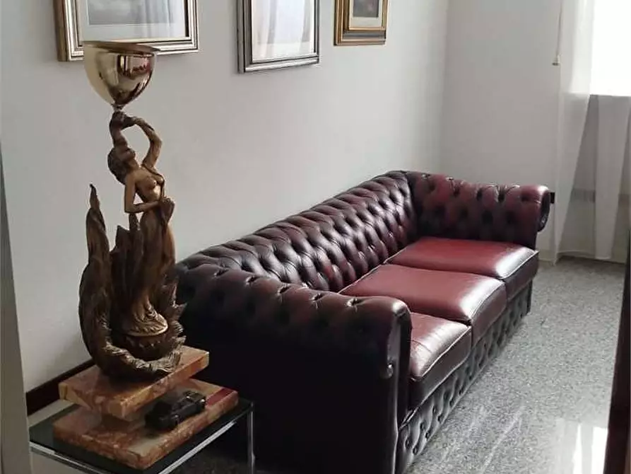 Immagine 1 di Ufficio in vendita  a Castelfidardo