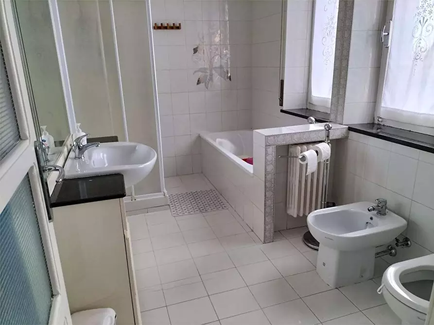 Immagine 9 di Quadrilocale in vendita  in via pesaro a Ancona