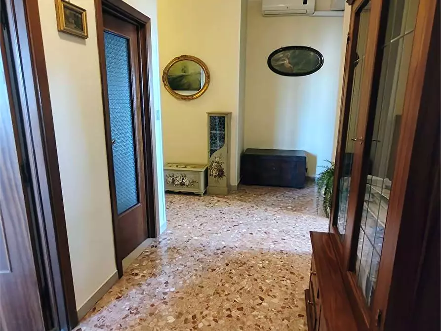 Immagine 7 di Trilocale in vendita  in Ungheria 127 a Osimo