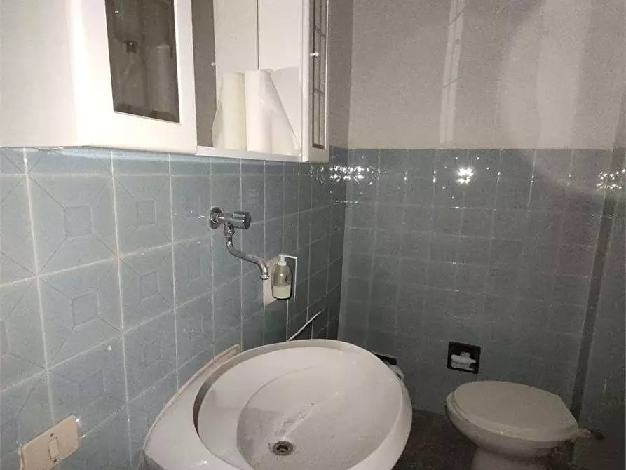 Immagine 8 di Negozio in vendita  in VIA DEI SALICI 11 a Montemarciano