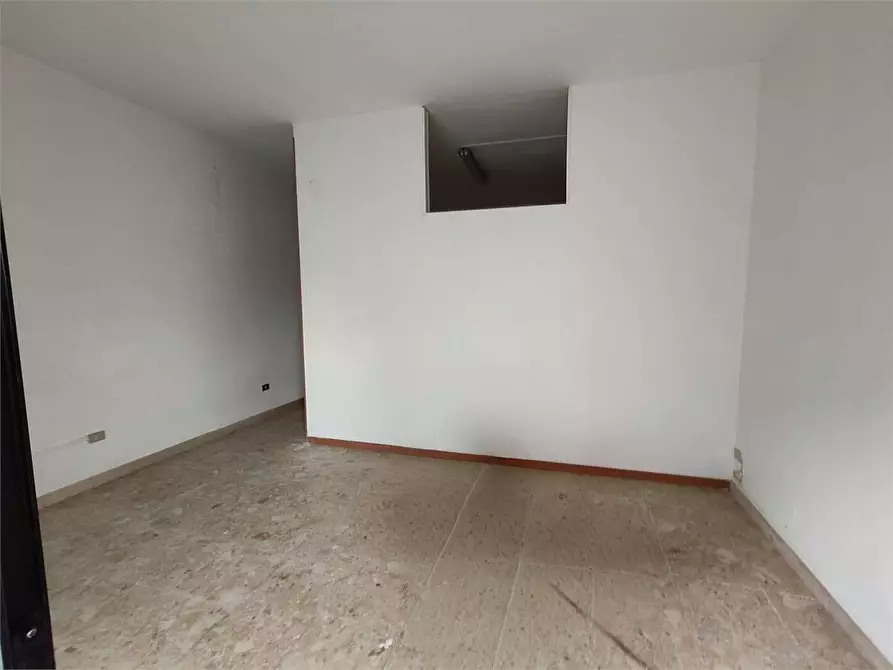 Immagine 6 di Negozio in vendita  in VIA DEI SALICI 11 a Montemarciano