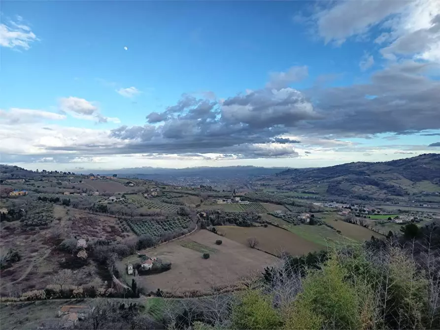 Immagine 1 di Rustico / casale in vendita  a Castelplanio