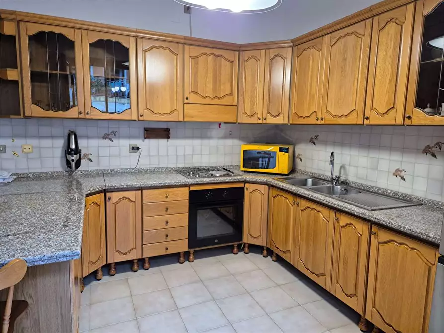 Immagine 13 di Bilocale in affitto  a Ancona