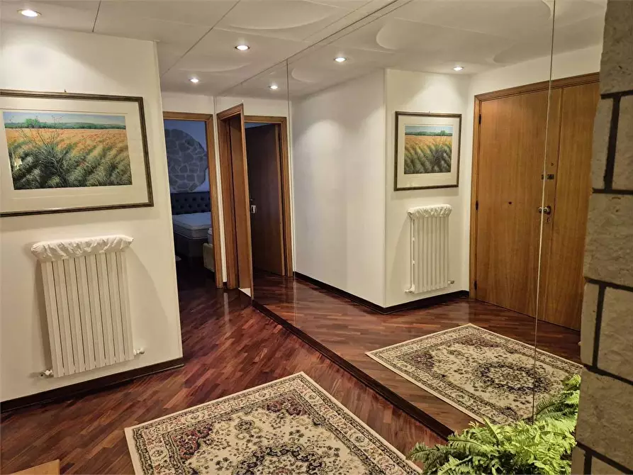 Immagine 8 di Bilocale in affitto  a Ancona