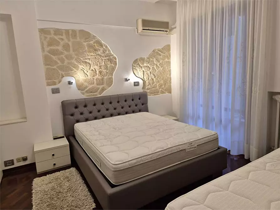 Immagine 23 di Bilocale in affitto  a Ancona