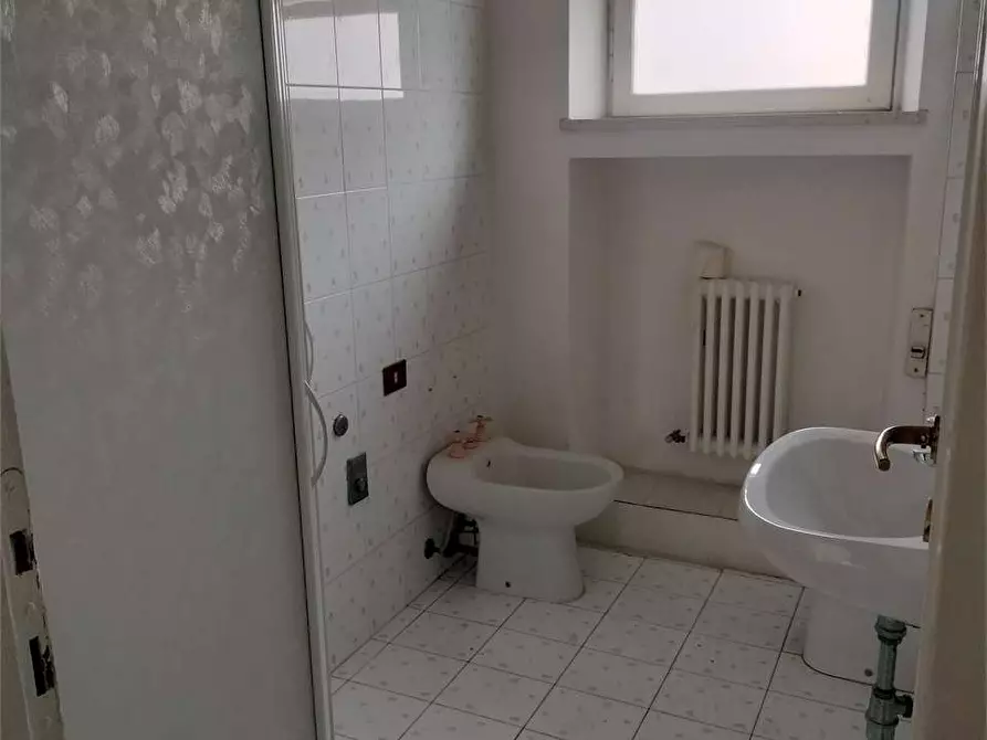 Immagine 10 di Appartamento in vendita  a Ancona