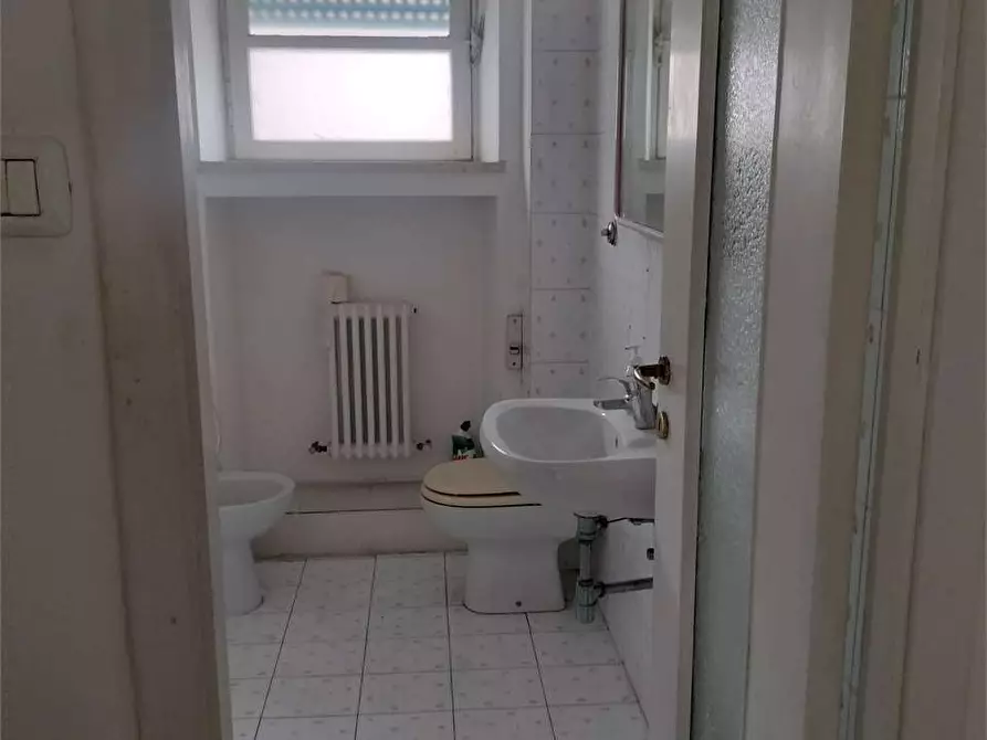 Immagine 11 di Appartamento in vendita  a Ancona