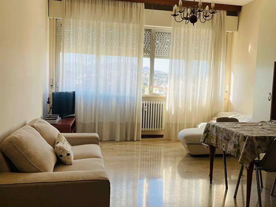 Immagine 1 di Quadrilocale in vendita  a Ancona