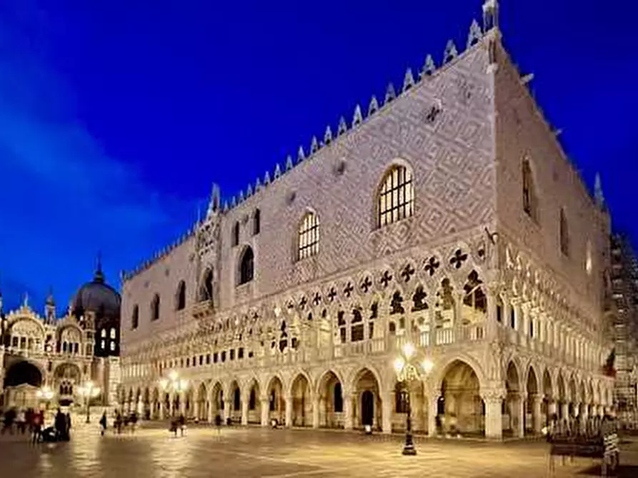 Immagine 12 di Bilocale in vendita  in SAN MARCO a Venezia
