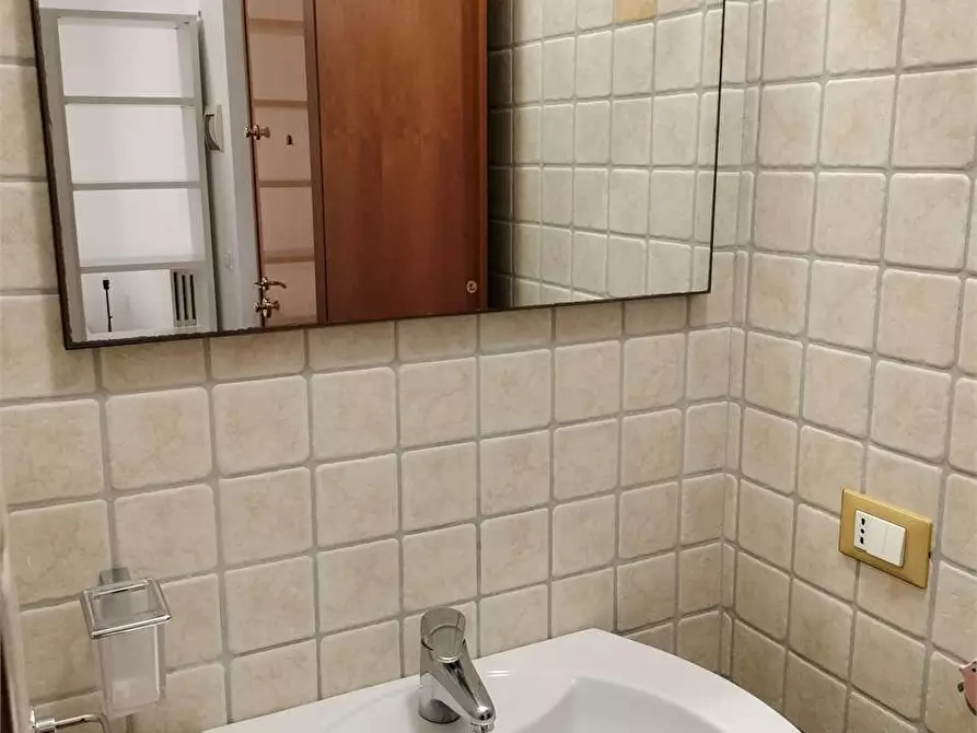 Immagine 10 di Appartamento in affitto  a Ancona