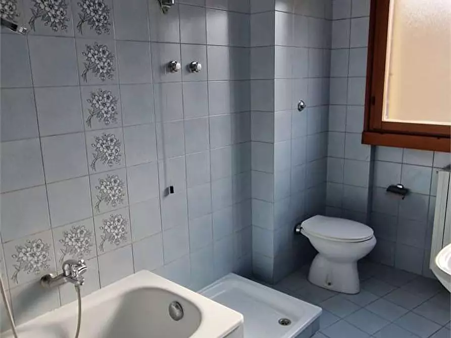 Immagine 9 di Quadrilocale in vendita  in matteotti 117 a Ancona