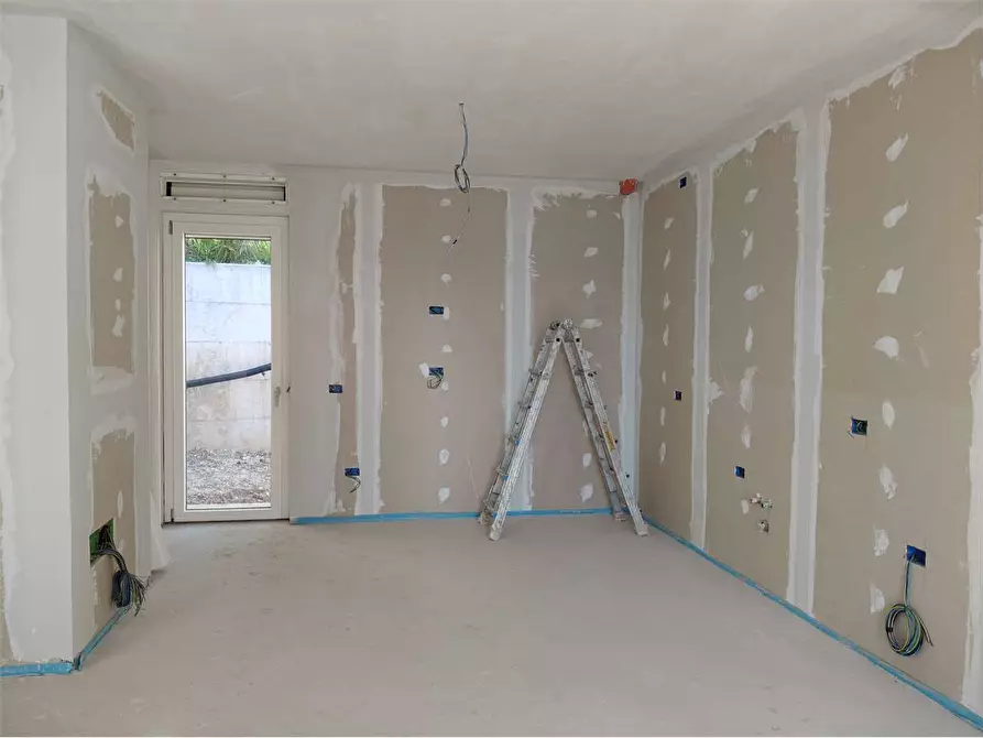 Immagine 7 di Villa in vendita  a Osimo