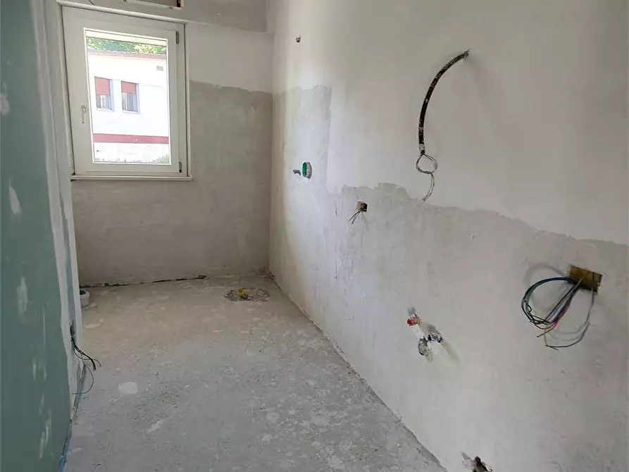 Immagine 16 di Villa in vendita  a Osimo