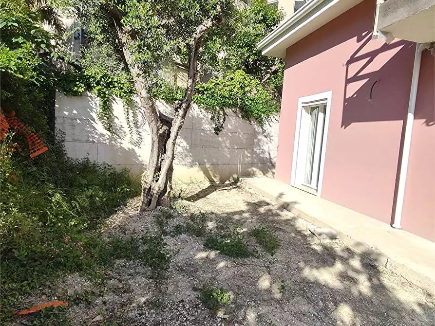 Immagine 26 di Villa in vendita  a Osimo