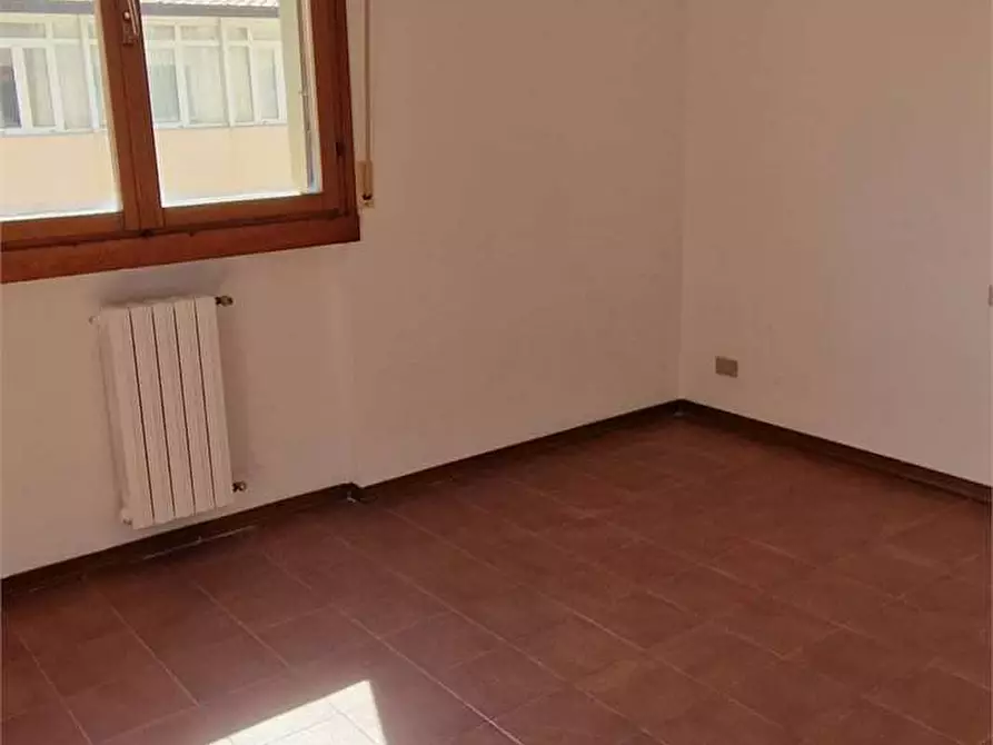 Immagine 9 di Quadrilocale in vendita  in matteotti 117 a Ancona