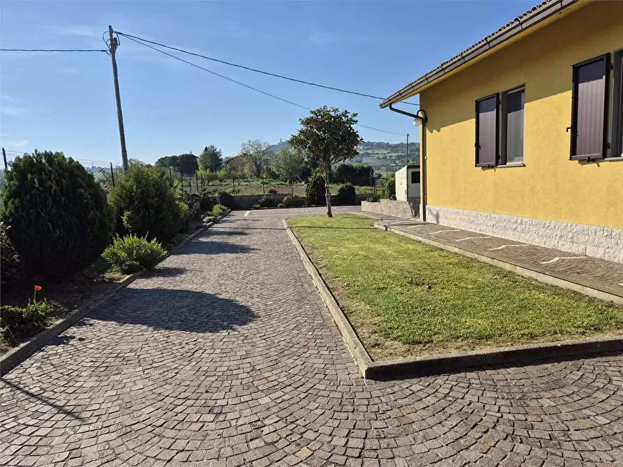 Immagine 32 di Casa bifamiliare in vendita  a Ancona