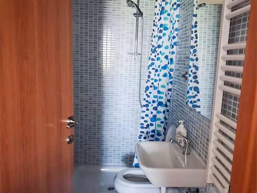 Immagine 28 di Casa indipendente in vendita  a Ancona