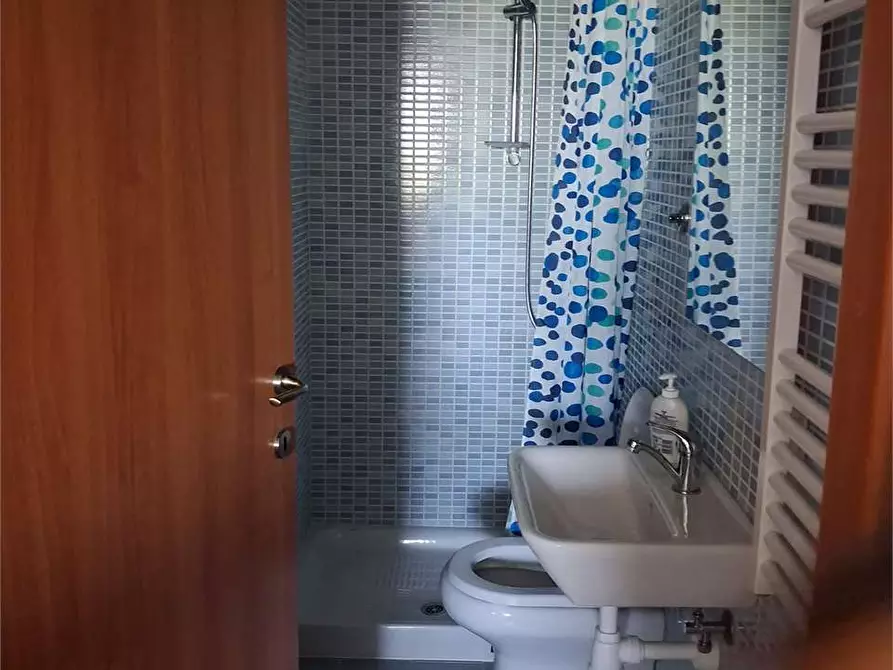 Immagine 34 di Casa indipendente in vendita  a Ancona
