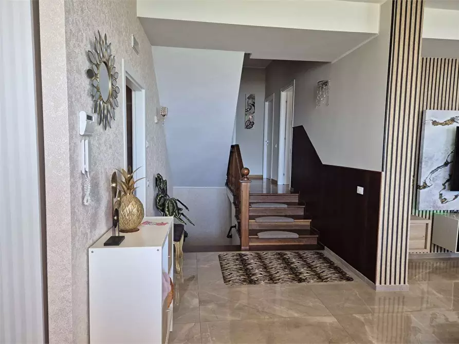 Immagine 8 di Villa in vendita  a Ancona