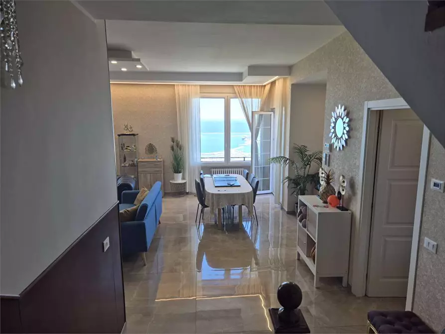 Immagine 28 di Villa in vendita  a Ancona