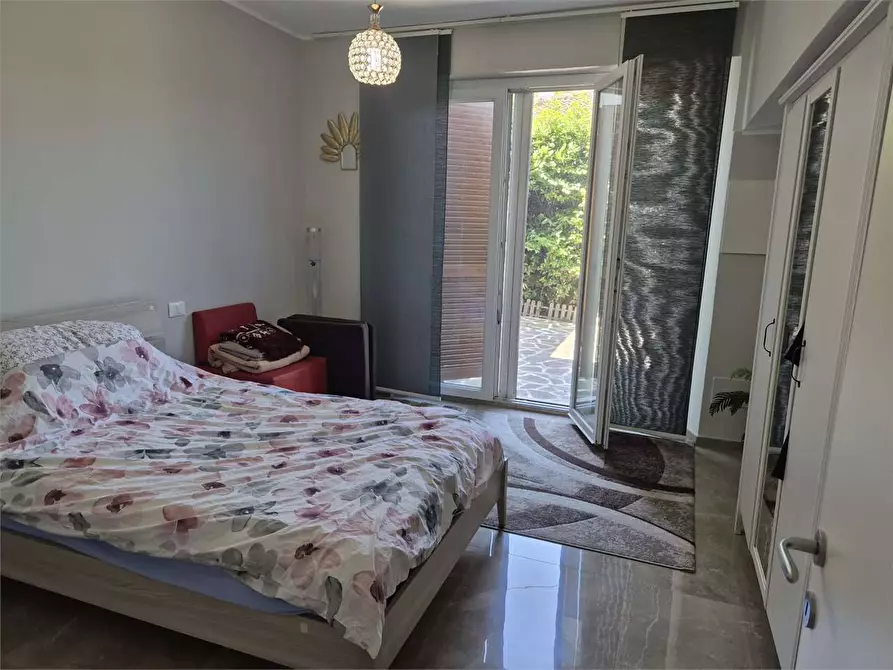 Immagine 31 di Villa in vendita  a Ancona
