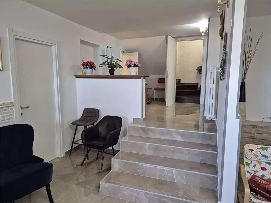 Immagine 33 di Villa in vendita  a Ancona