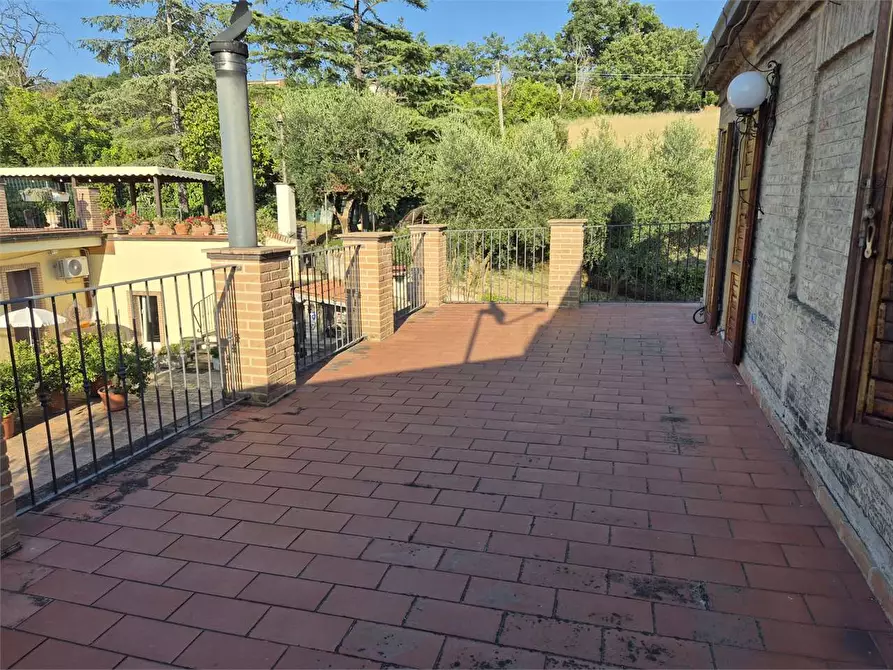 Immagine 51 di Porzione di villa in vendita  a Agugliano