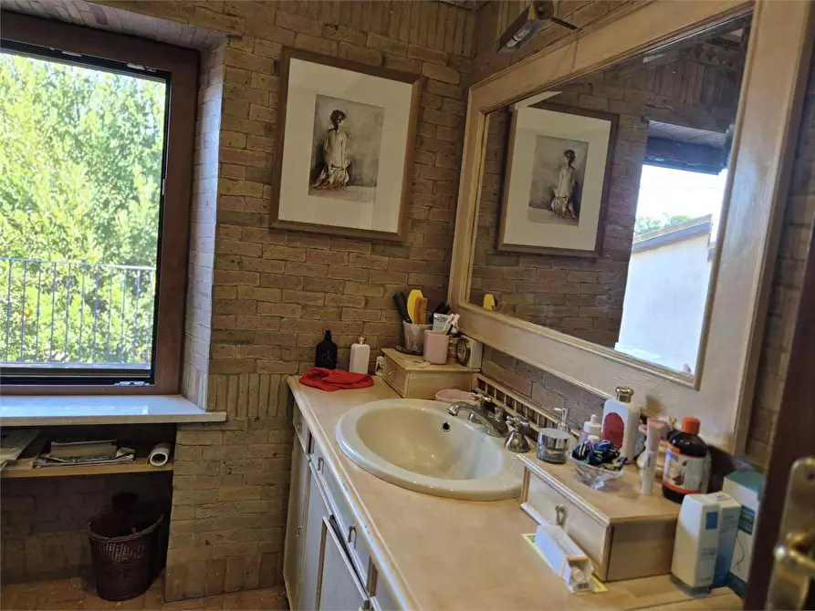 Immagine 81 di Porzione di villa in vendita  a Agugliano