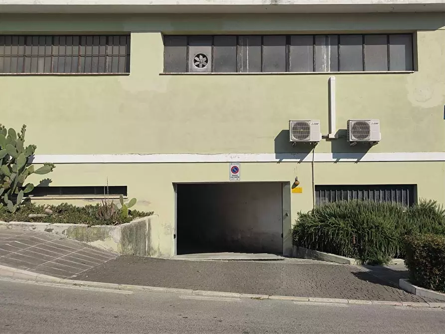 Immagine 5 di Garage in vendita  in VIA DELL'INDUSTRIA snc a Ancona