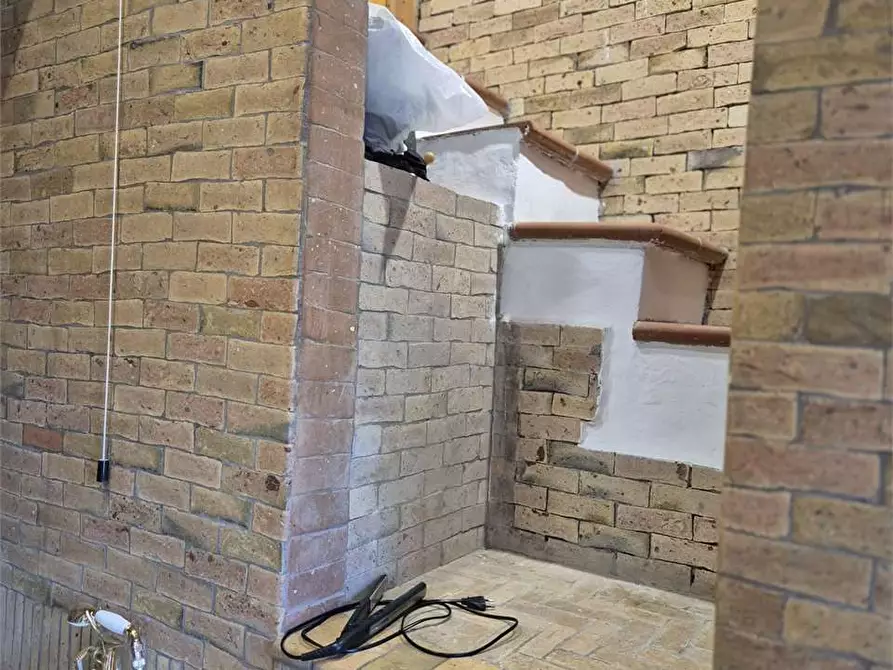 Immagine 82 di Porzione di villa in vendita  a Agugliano