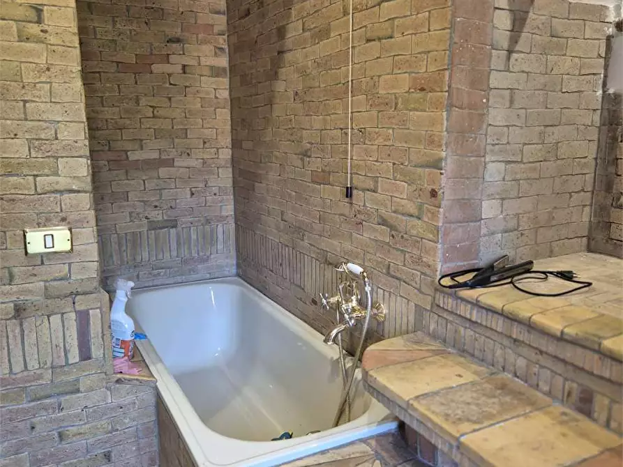 Immagine 50 di Porzione di villa in vendita  a Agugliano