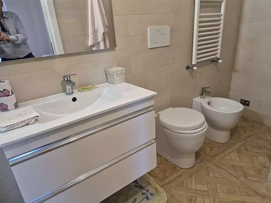 Immagine 64 di Porzione di villa in vendita  a Agugliano