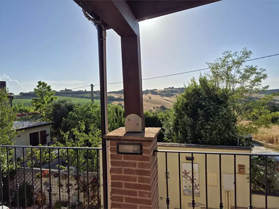 Immagine 52 di Porzione di villa in vendita  a Agugliano