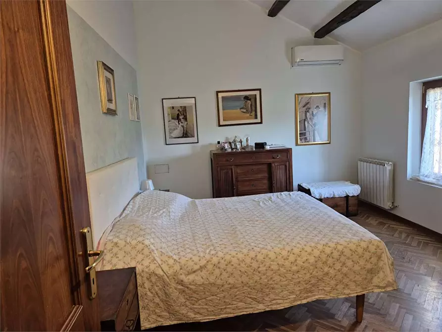 Immagine 35 di Porzione di villa in vendita  a Agugliano